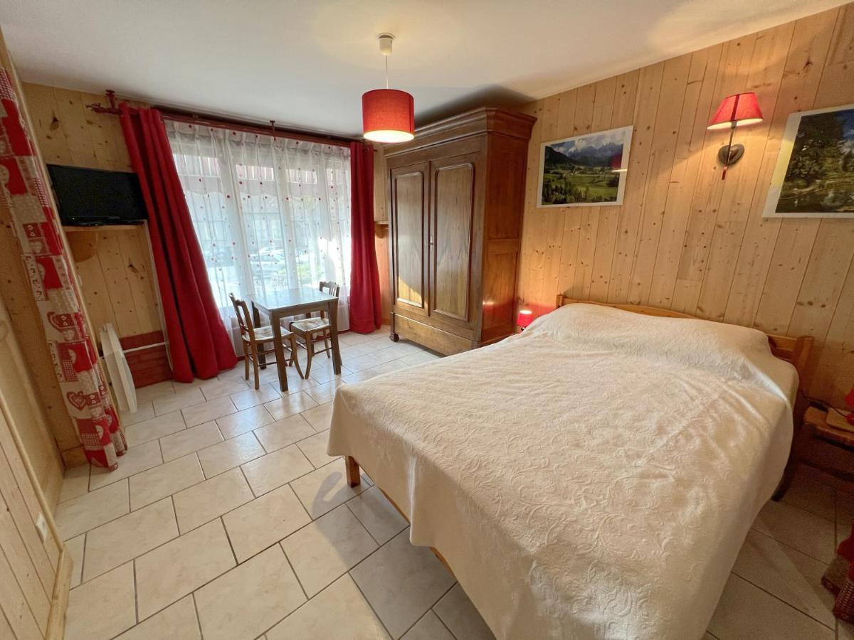 Les Meubles Du Rocher - Pres Du Parc Le Pal Bourbon-Lancy Eksteriør billede